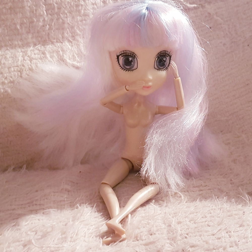 2016 Shibajuku Girls Suki Doll Big Eyes Articulated Limbs Hunter